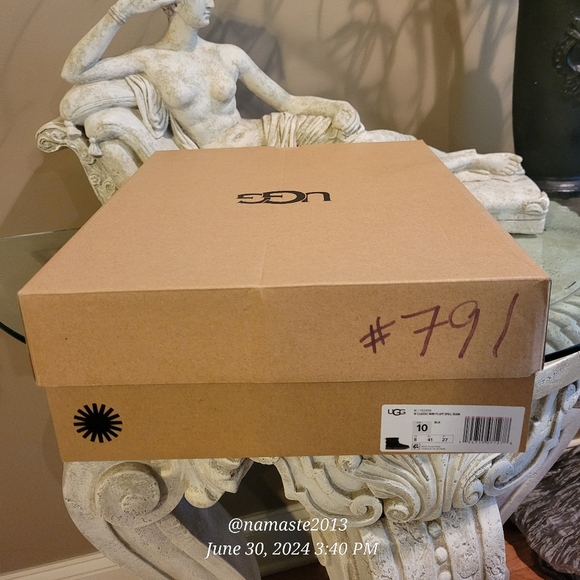 Ugg Classic Mini Spill Seam Boots in Black Suede Fur Designer Luxury #791 - Picture 17 of 17